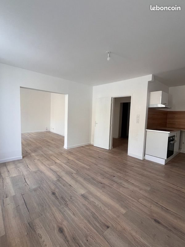 Appartement à louer, 74m², Sedan