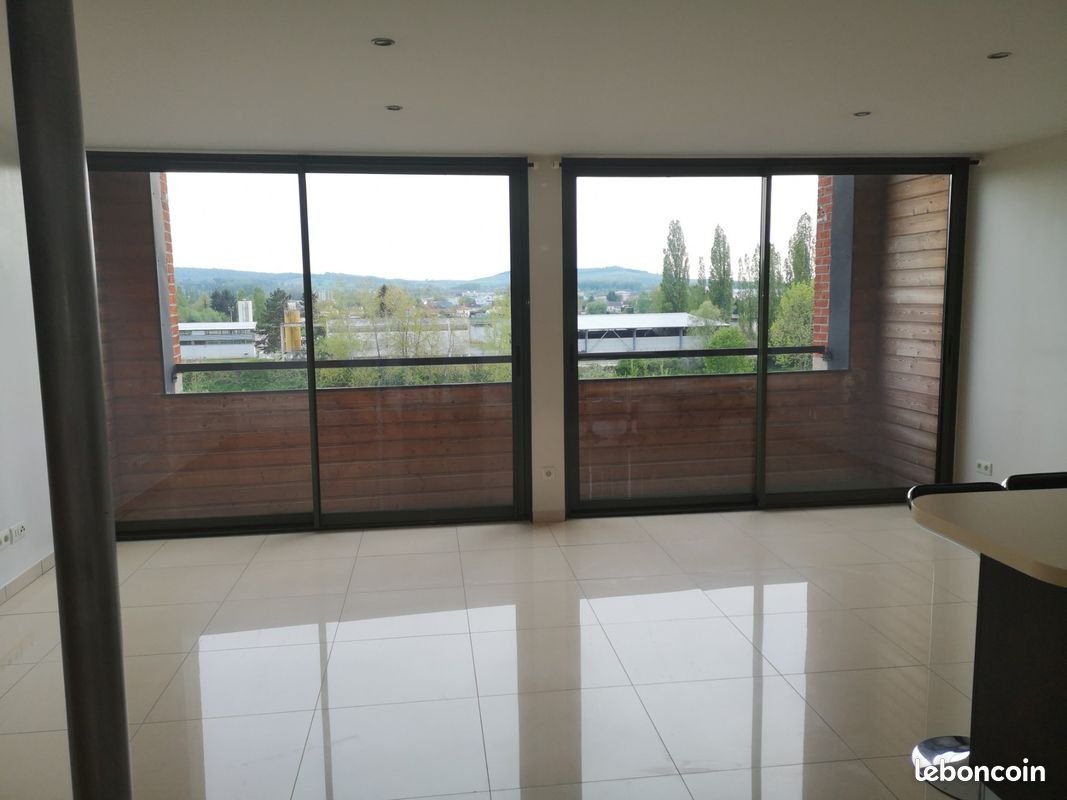 Appartement à louer, 72m², Floing