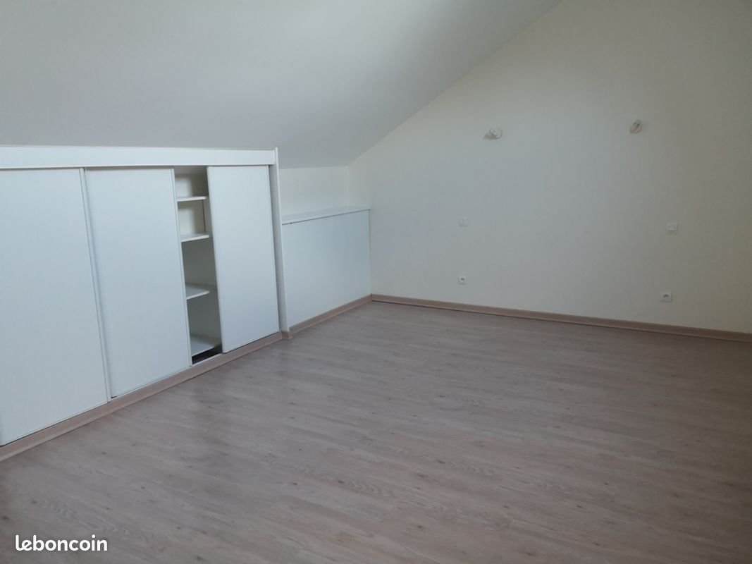 Appartement à louer, 72m², Floing