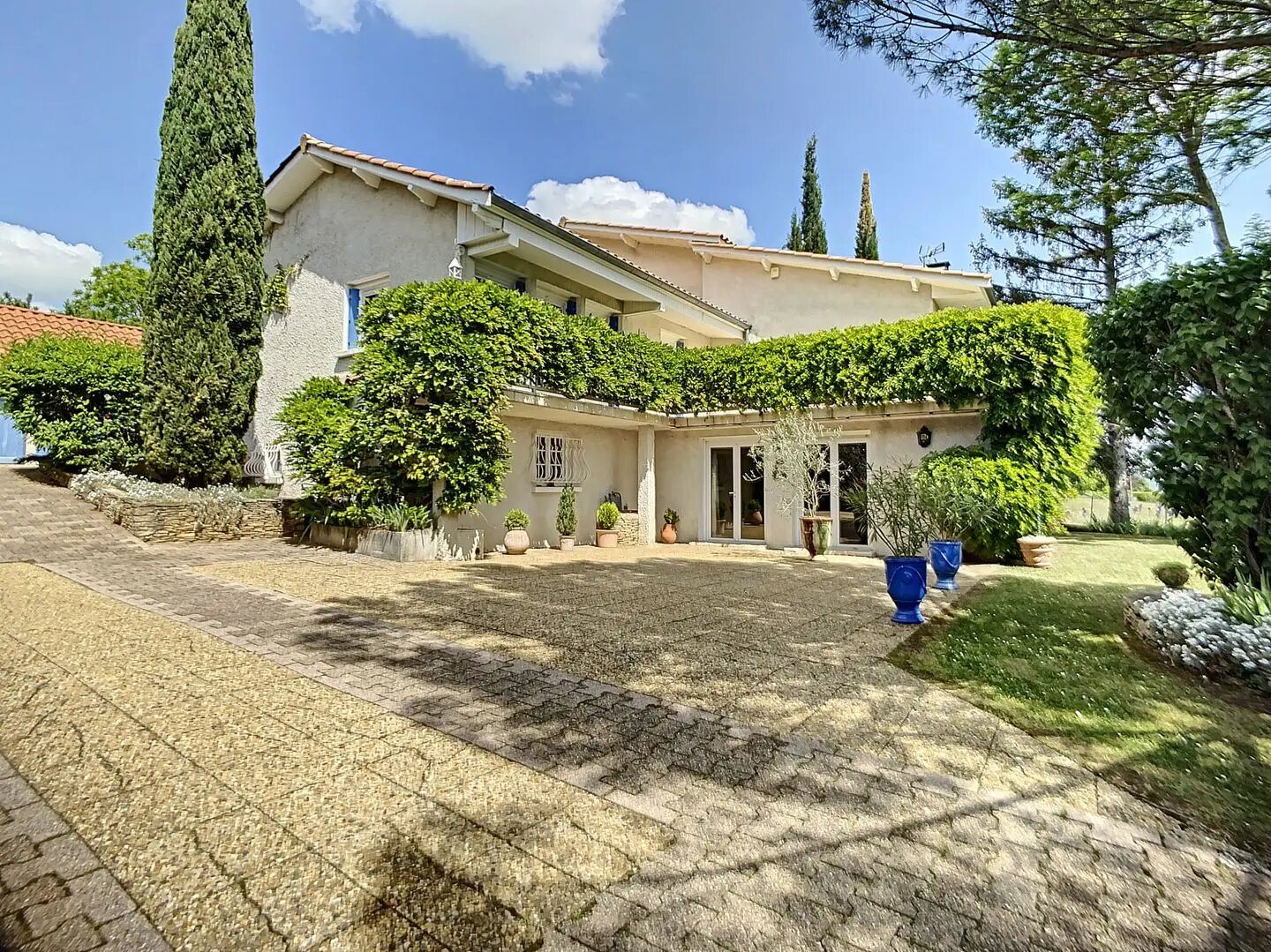 Maison à louer, 260m², Saint-Marcel-Bel-Accueil