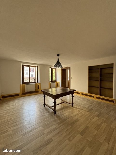 Appartement à louer, 77m², Delle