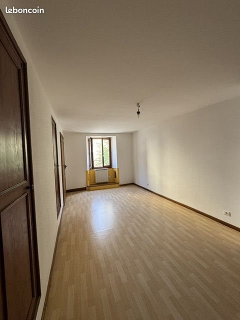 Appartement à louer, 77m², Delle