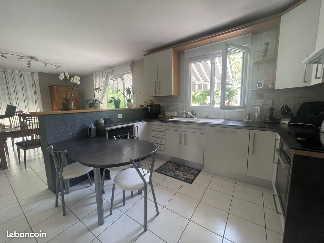 Maison à vendre, 131m², Laval