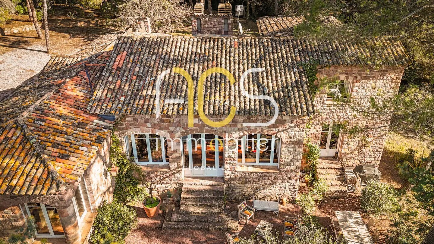 Maison à vendre, 300m², Saint-Raphaël