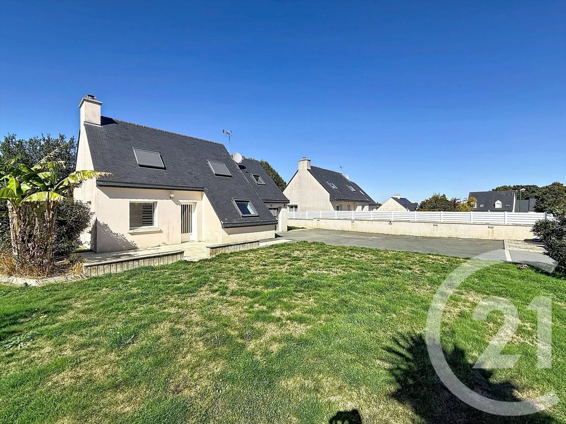 Maison à louer, 81m², Rospez