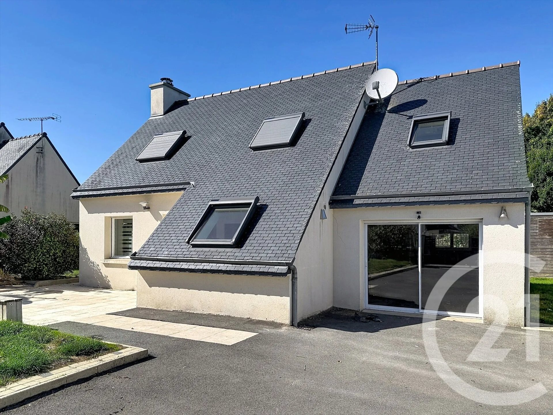 Maison à louer, 81m², Rospez