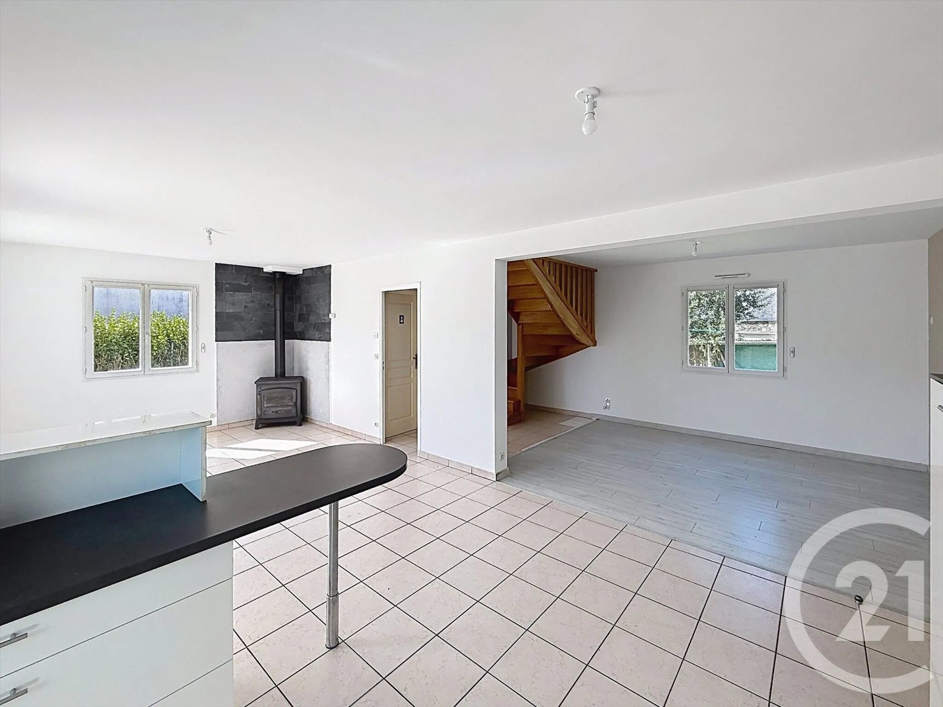 Maison à louer, 81m², Rospez