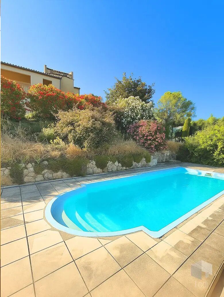 Maison à vendre, 203m², La Garde-Adhémar