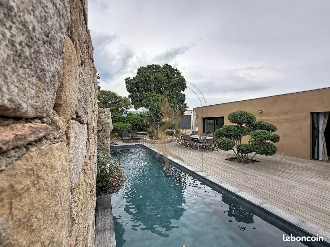 Maison à vendre, 137m², Lecci