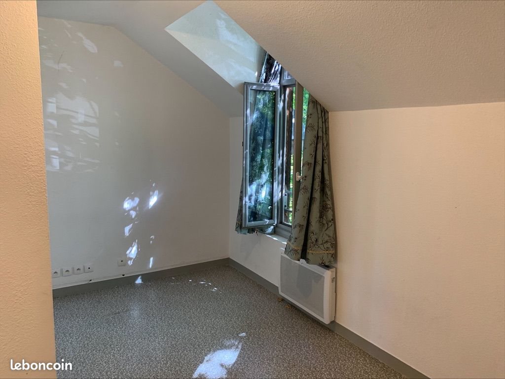 Appartement à louer, 18m², Évry-Courcouronnes