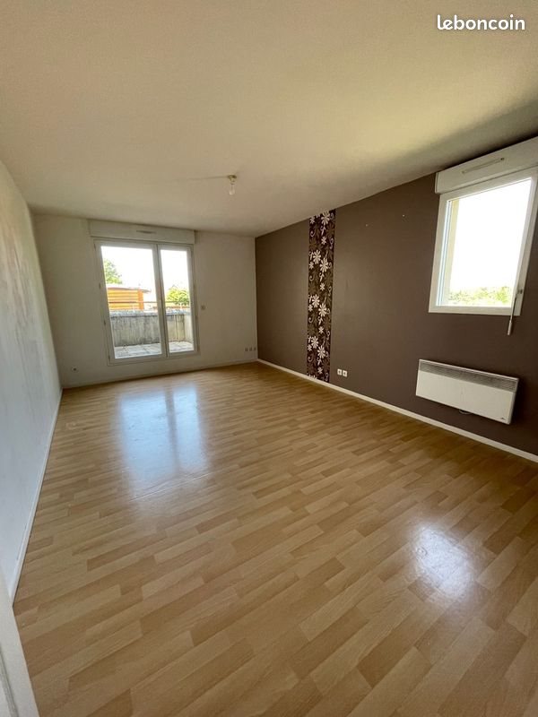 Appartement à louer, 65m², Egly
