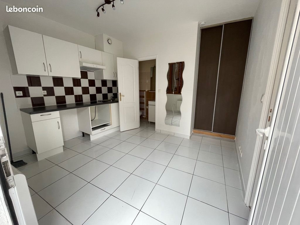 Appartement à louer, 24m², La Ville-du-Bois