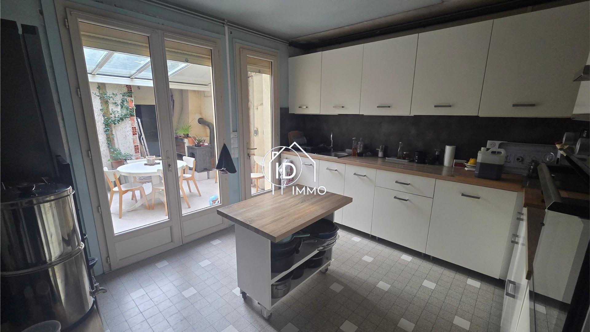 Maison à vendre, 243m², Montpon-Ménestérol