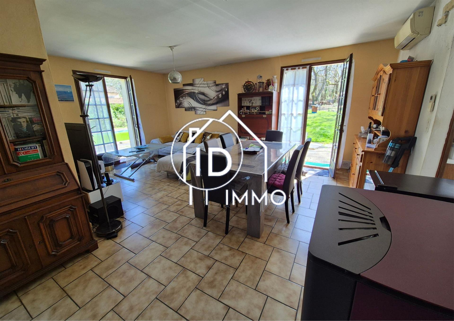 Maison à vendre, 113m², Saint-Martial-d'Artenset