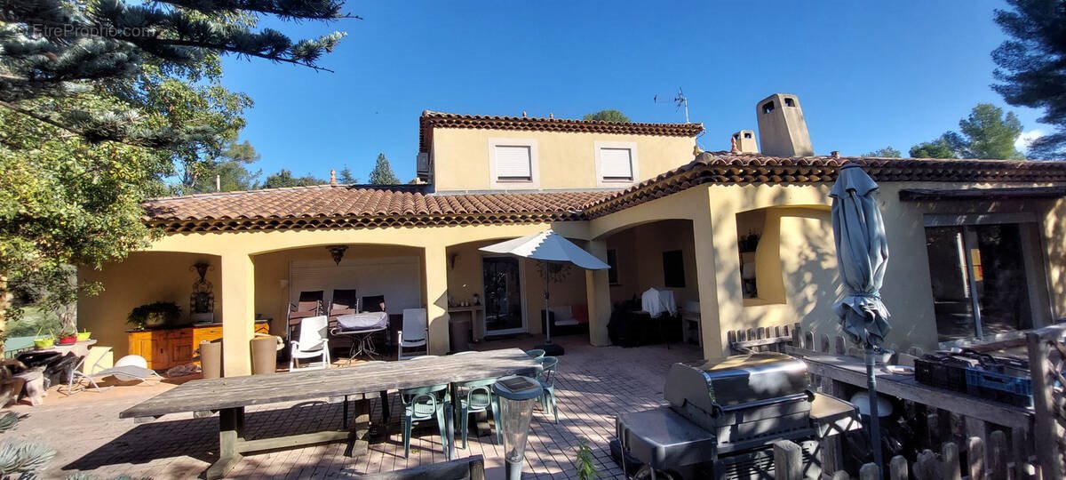 Maison à vendre, 385m², Marseille 11ème