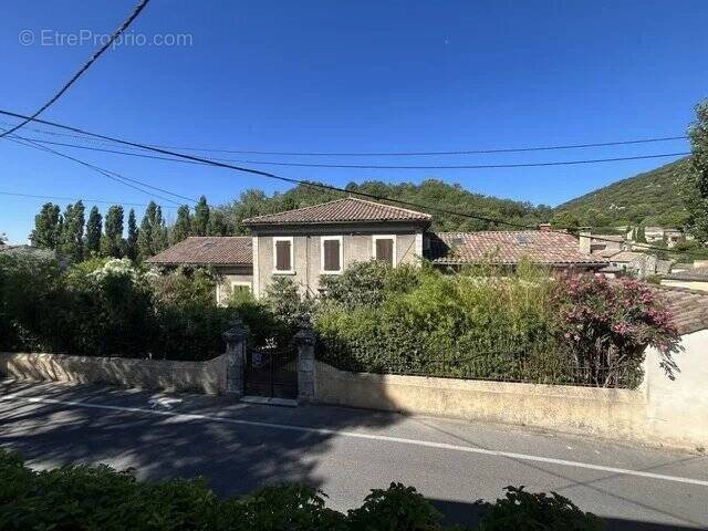Maison à vendre, 418m², Saint-Montan