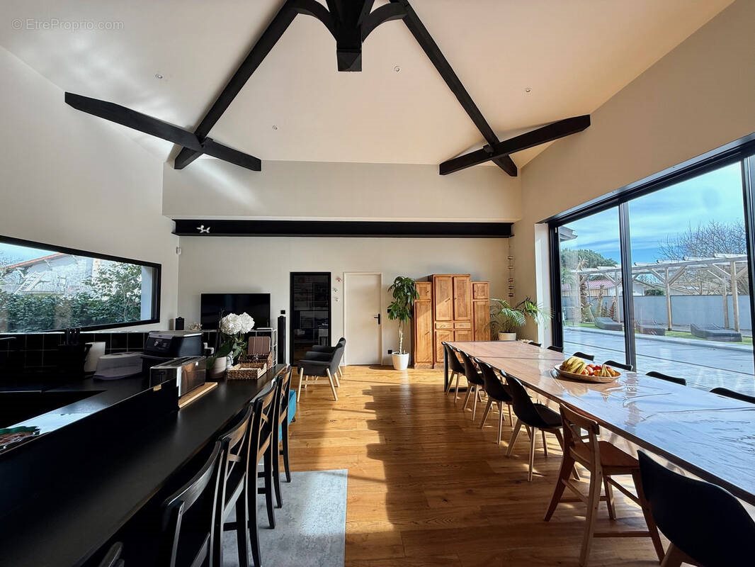 Maison à vendre, 253m², Lugos