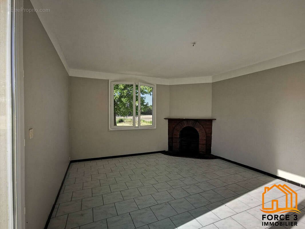 Maison à vendre, 139m², Saint-Julien-en-Born