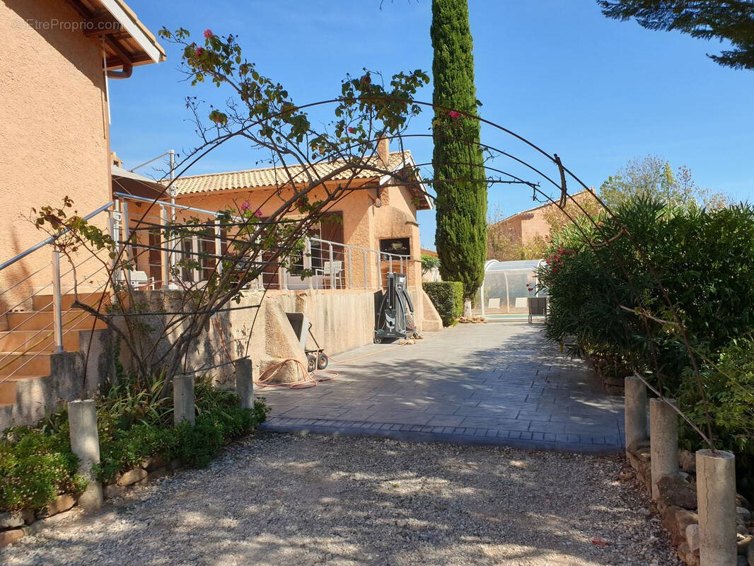 Maison à vendre, 360m², Cébazan