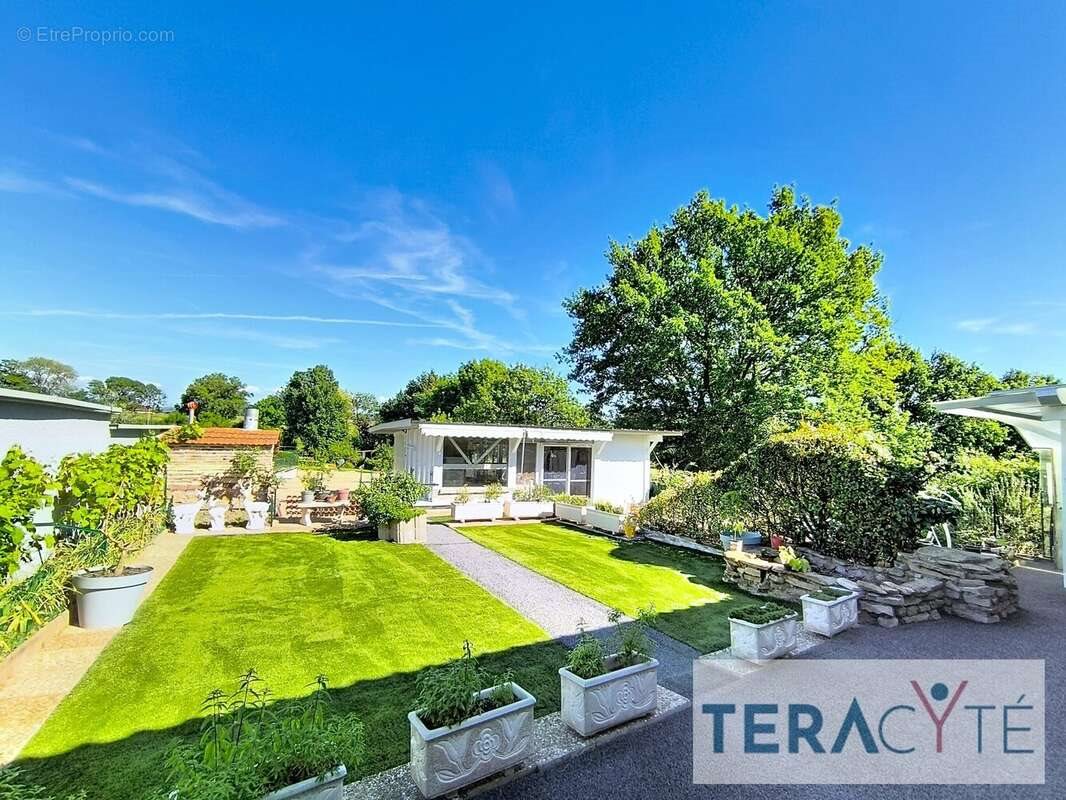 Maison à vendre, 158m², Viriat