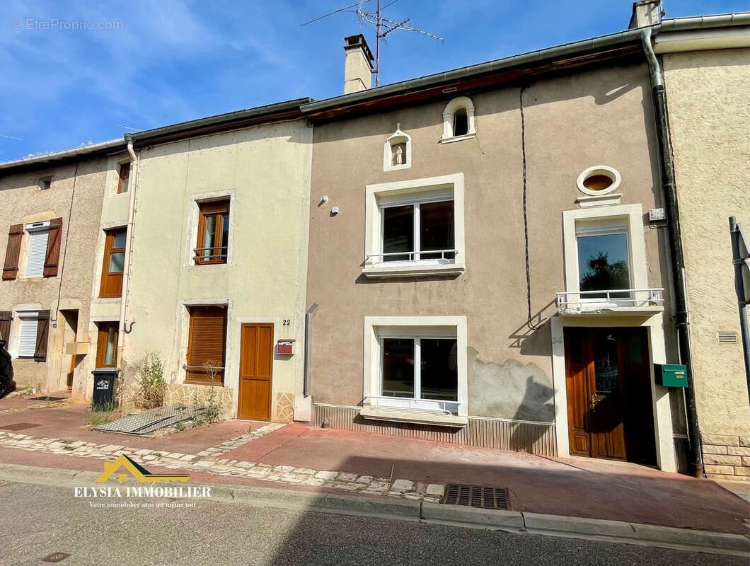 Maison à vendre, 162m², Gondreville