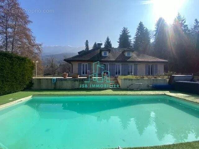 Maison à vendre, 230m², Sainte-Hélène-sur-Isère