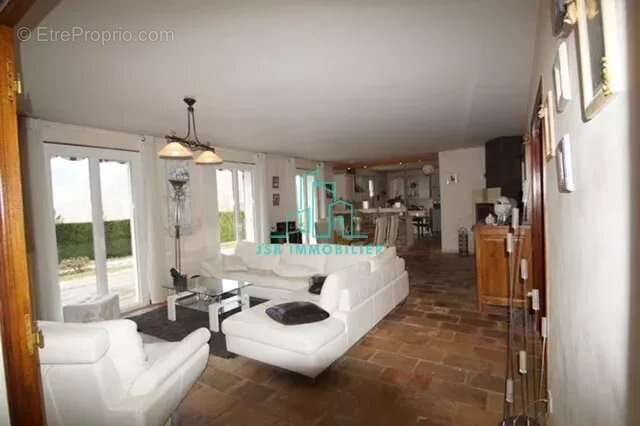 Maison à vendre, 230m², Sainte-Hélène-sur-Isère
