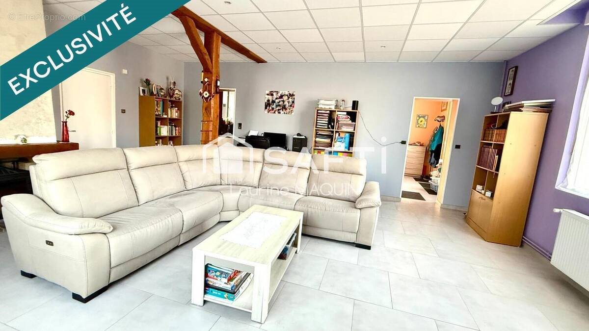Maison à vendre, 186m², Crépy