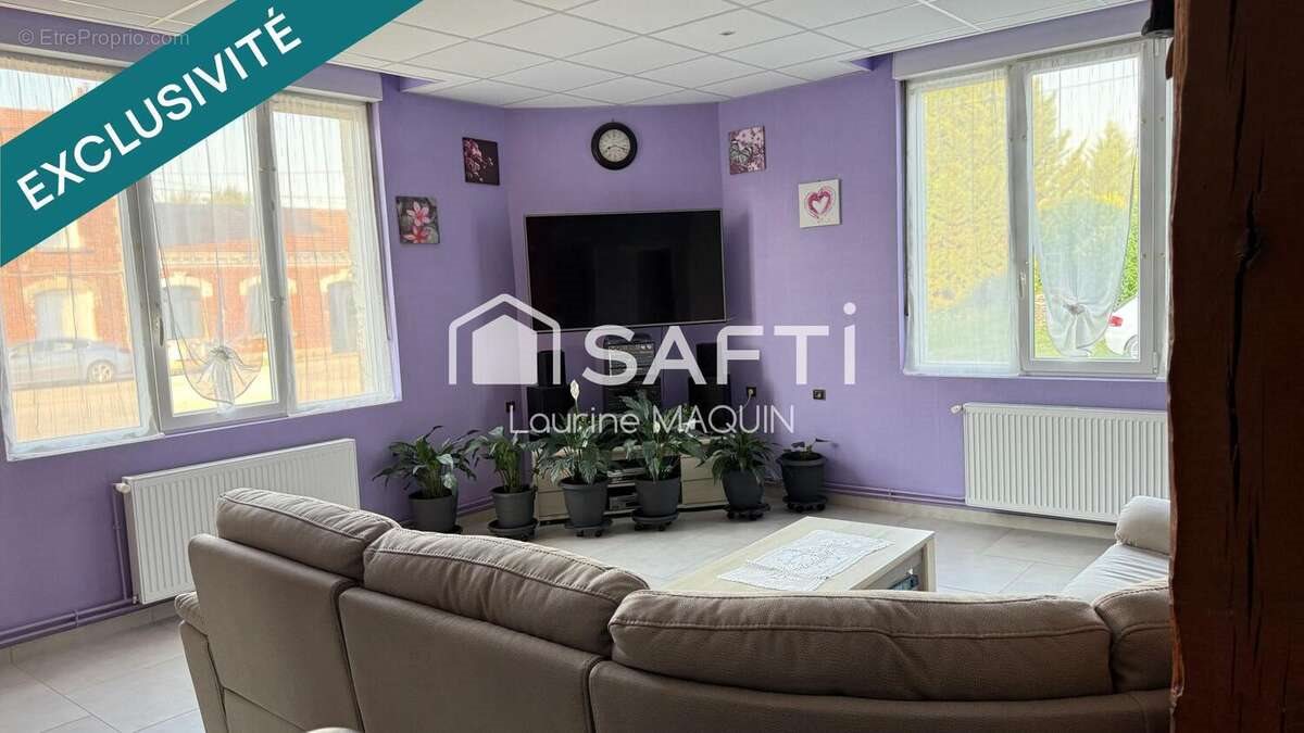 Maison à vendre, 186m², Crépy