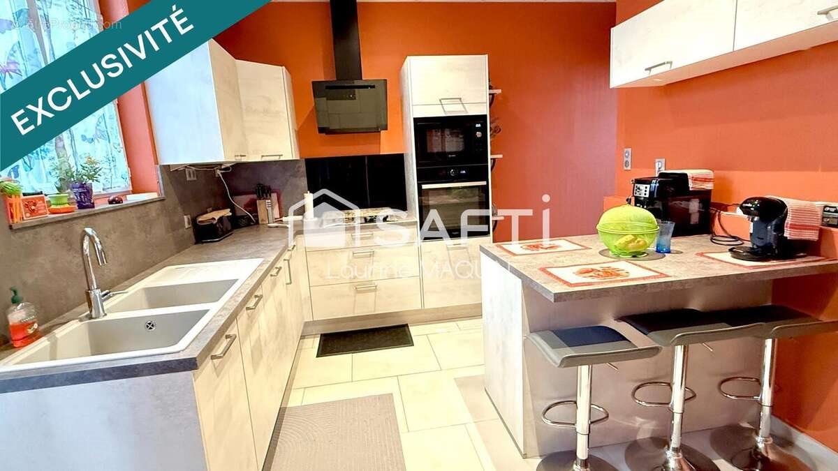 Maison à vendre, 186m², Crépy