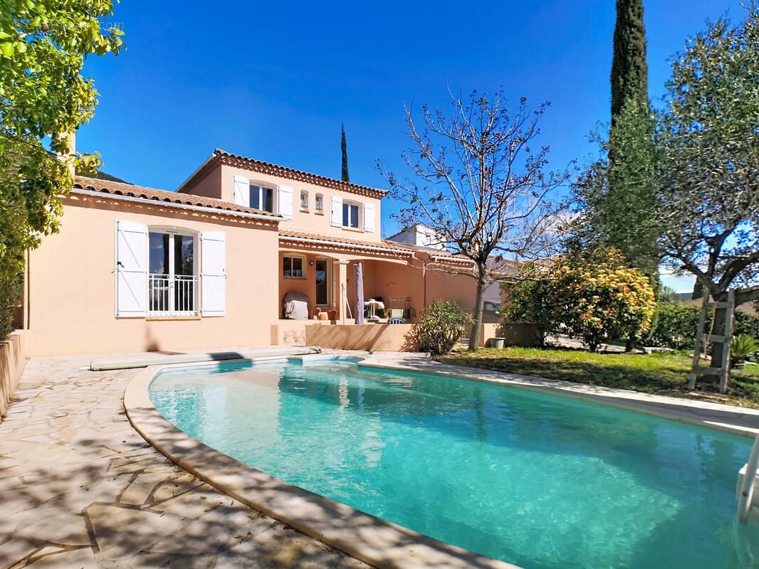 Maison à vendre, 140m², Vailhauquès