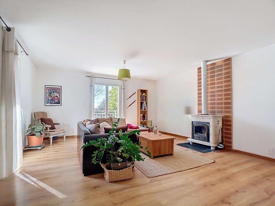 Maison à vendre, 140m², Vailhauquès