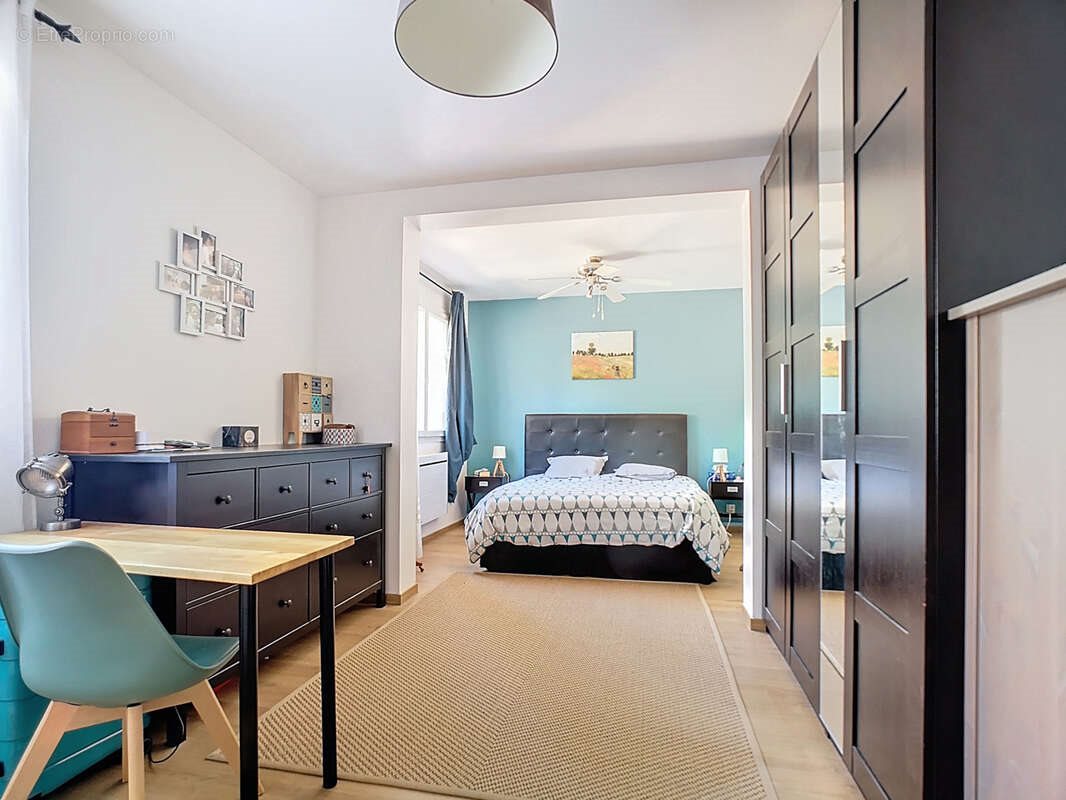 Maison à vendre, 140m², Vailhauquès
