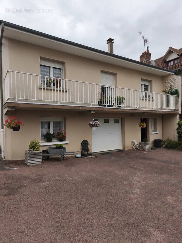 Maison à vendre, 132m², Saint-Yrieix-la-Perche