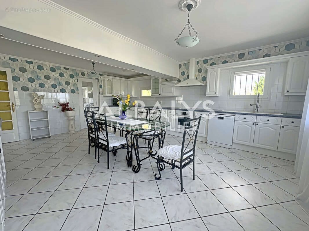 Maison à vendre, 186m², Arveyres