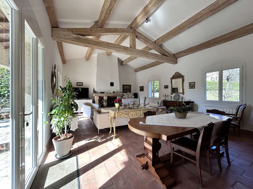 Maison à vendre, 171m², Aulas