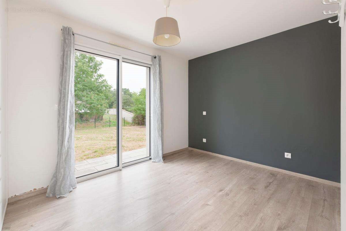 Maison à vendre, 106m², Uchacq-et-Parentis