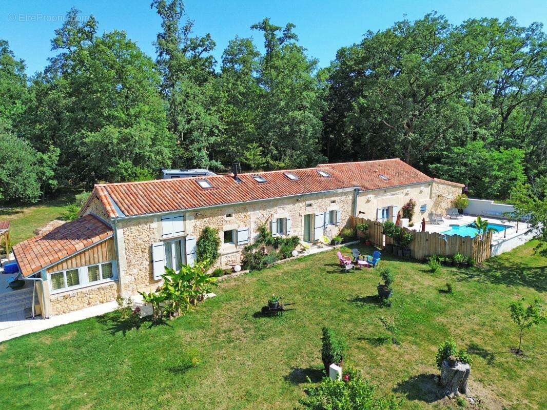 Maison à vendre, 263m², Villamblard