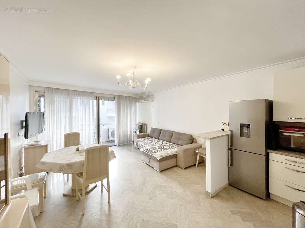 Appartement à vendre, 65m², Antibes