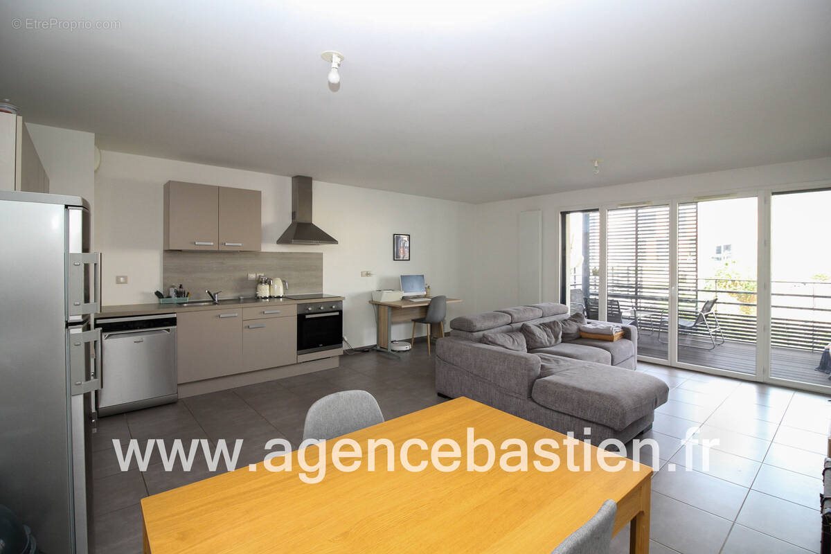 Appartement à vendre, 73m², Divonne-les-Bains