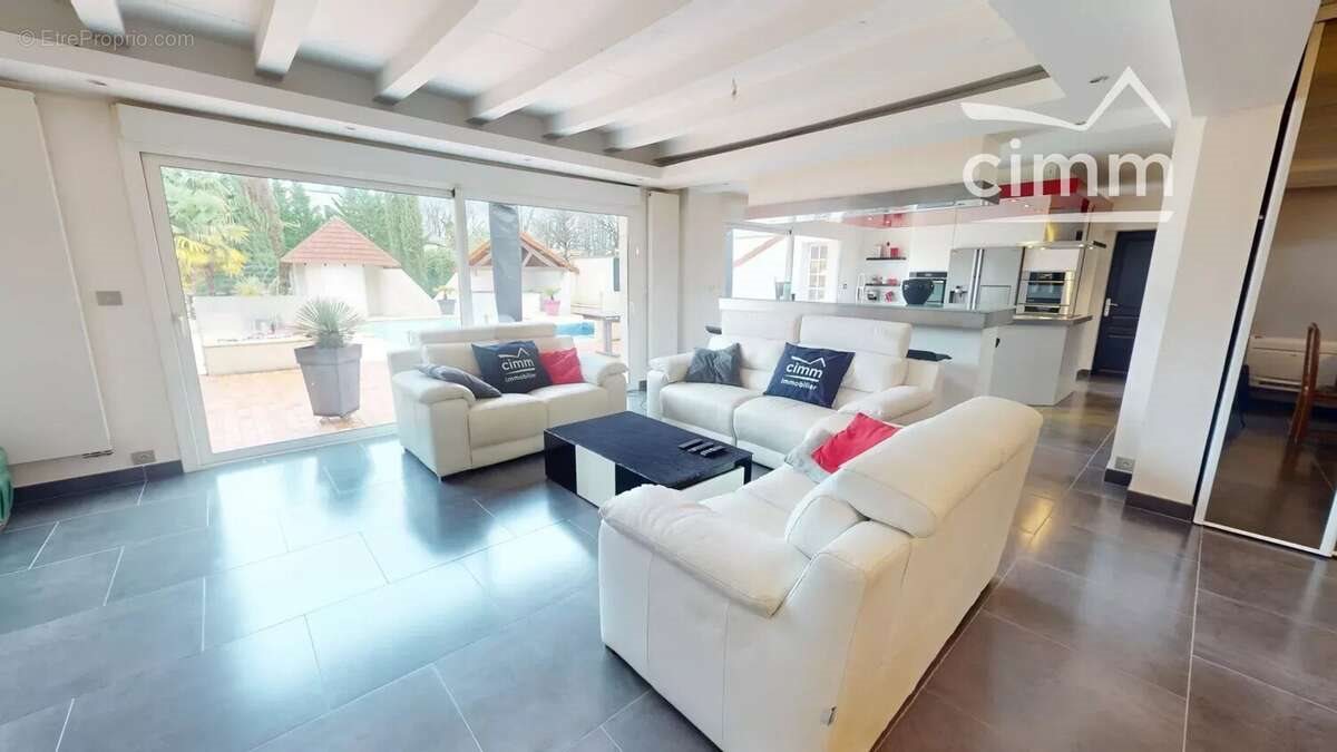 Maison à vendre, 200m², Saint-Cyr-en-Val