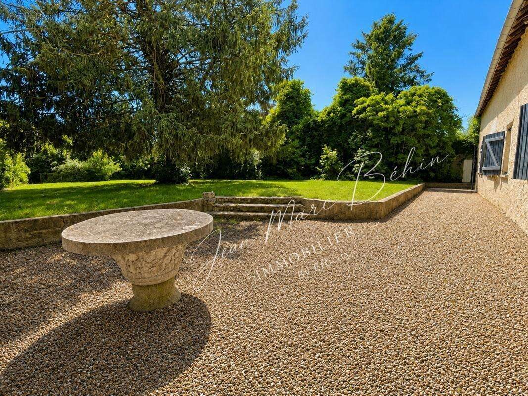 Maison à vendre, 220m², Marchezais