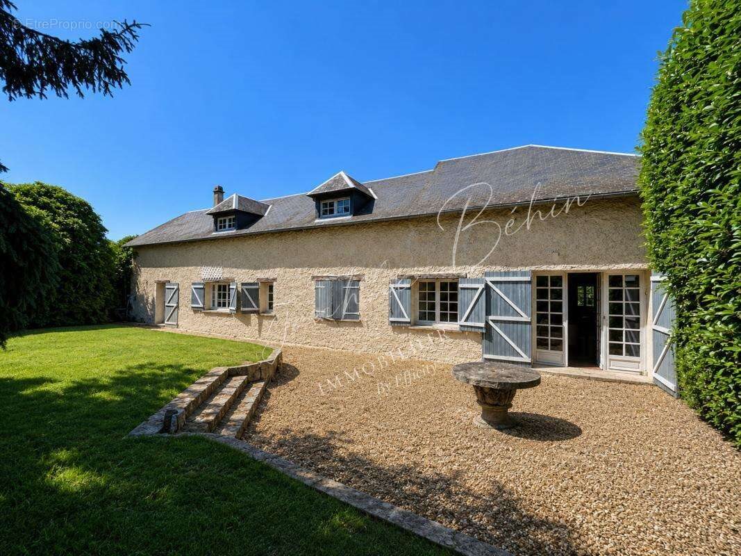 Maison à vendre, 220m², Marchezais