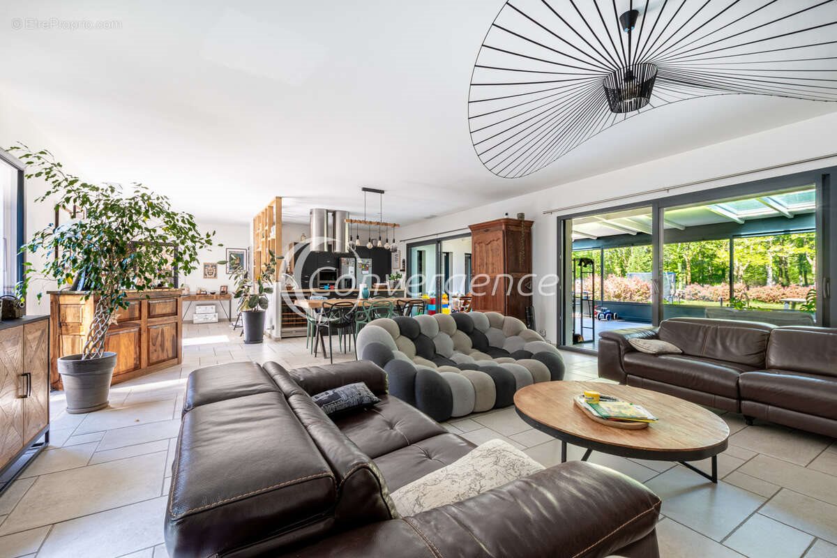 Maison à vendre, 226m², Bonnac-la-Côte