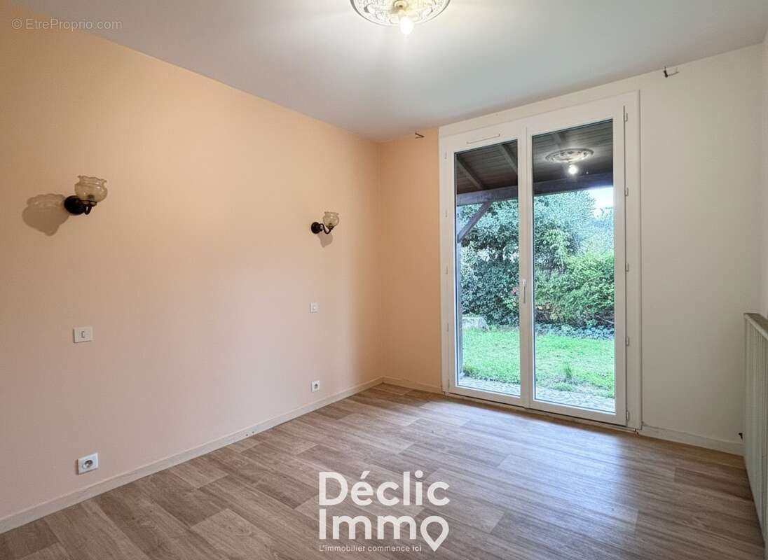 Maison à vendre, 107m², Ruelle-sur-Touvre