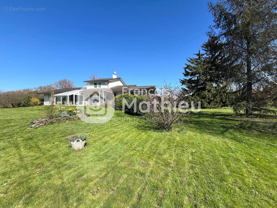 Maison à vendre, 350m², Villars-les-Dombes