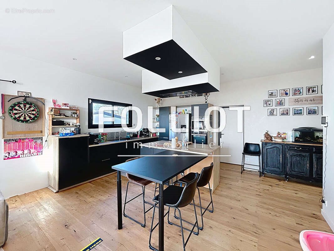 Maison à vendre, 122m², Sartilly