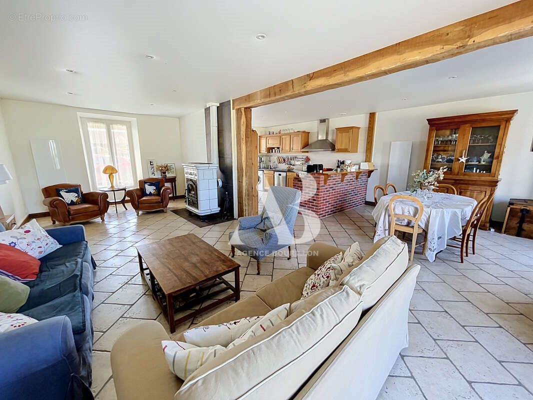 Maison à vendre, 183m², Gastins