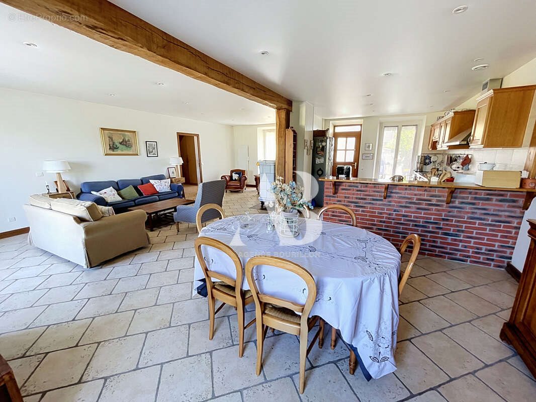 Maison à vendre, 183m², Gastins