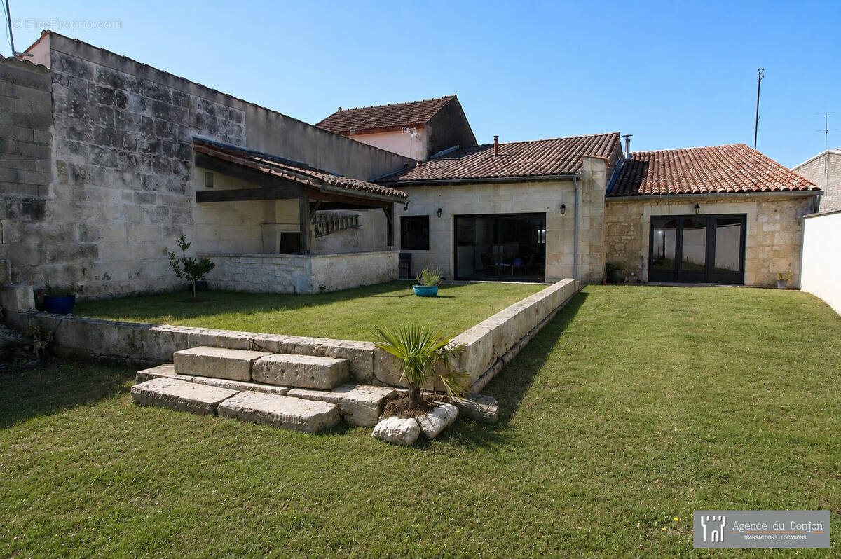 Maison à vendre, 190m², Pons